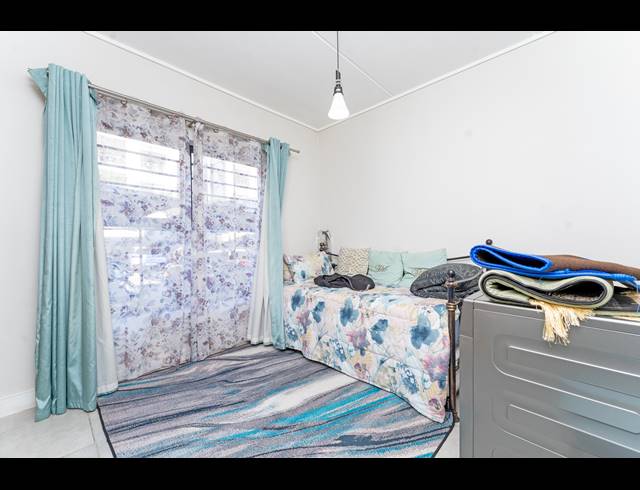 3 BEDROOM APARTMENT TO LET IN WATERFALL